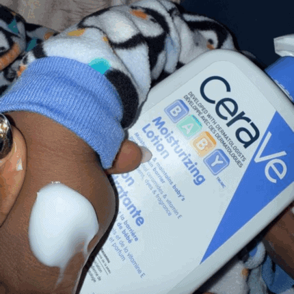 CeraVe Baby Moisturizing Lotion applied on baby’s hand, gentle fragrance free baby lotion with ceramides and vitamin E developed with pediatric dermatologists available in Sri Lanka